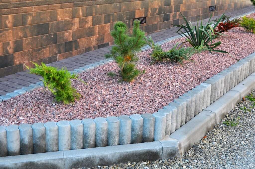 Choosing between Rocks or Mulch for Raised Bed Gardens Choosing between Rocks or Mulch for Raised Bed Gardens