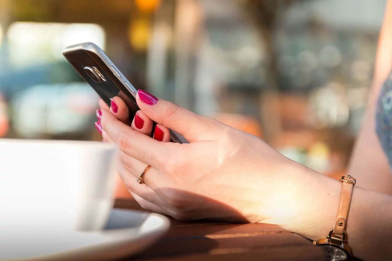 How Do You Communicate Without Traditional Phone Lines? How Do You Communicate Without Traditional Phone Lines?