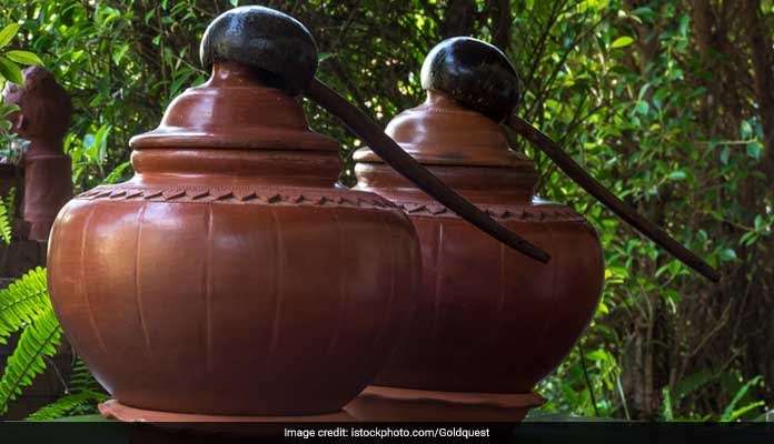 Is clay pot water storage safe?