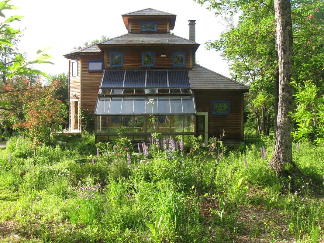 Living Off-Grid in Vermont: A Desirable Location for Sustainable Living Living Off-Grid in Vermont: A Desirable Location for Sustainable Living