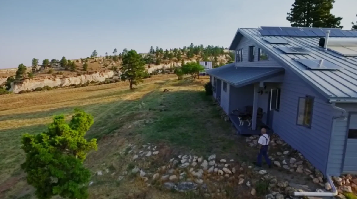 Off-Grid Living in Wyoming: Low Cost of Living in a Great State Off-Grid Living in Wyoming: Low Cost of Living in a Great State